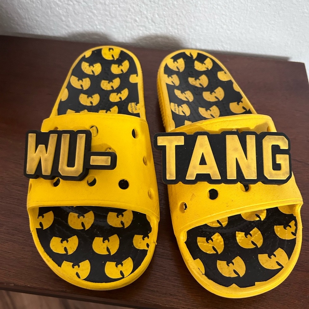 Wu-Tang slides Crocs